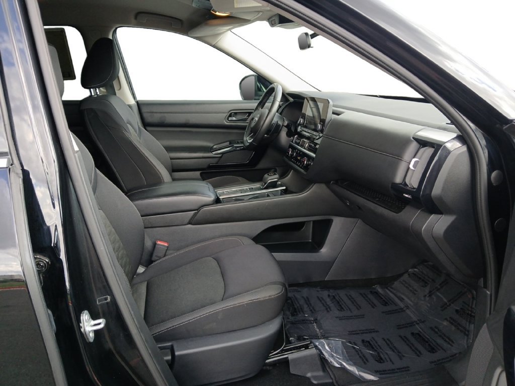 Used 2024 Nissan Pathfinder SV FWD image 24