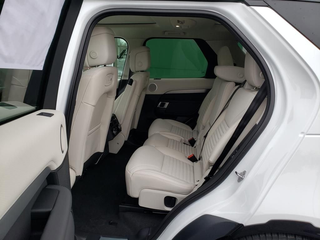 New 2026 Land Rover Discovery Limited Edition image 11