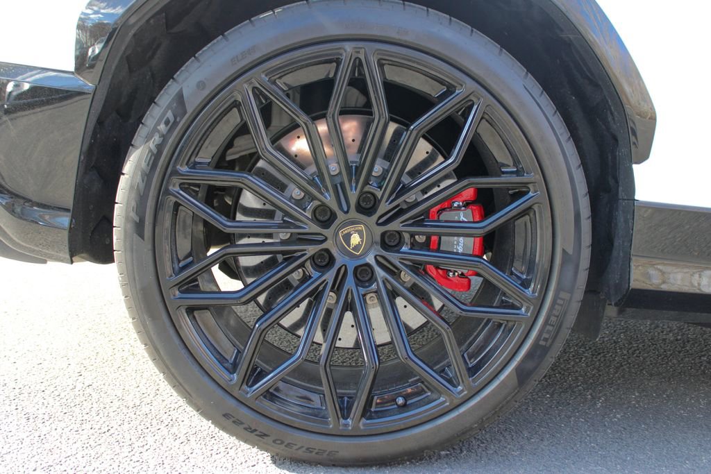 Used 2025 Lamborghini Urus SE image 28