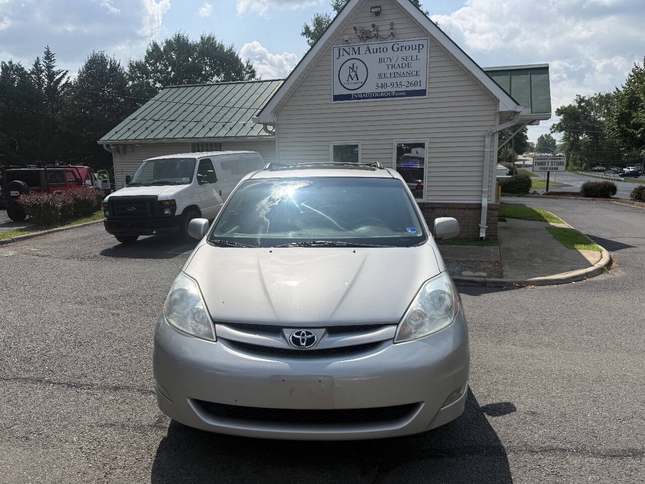Used 2008 Toyota Sienna FWD image 2