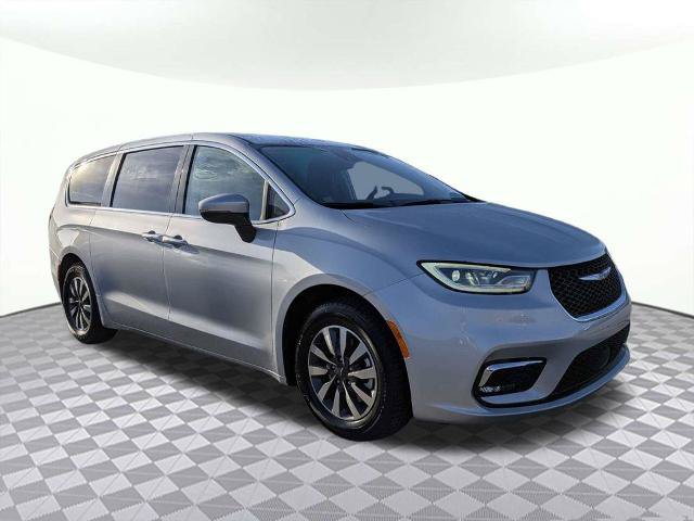 Used 2023 Chrysler Pacifica Touring-L