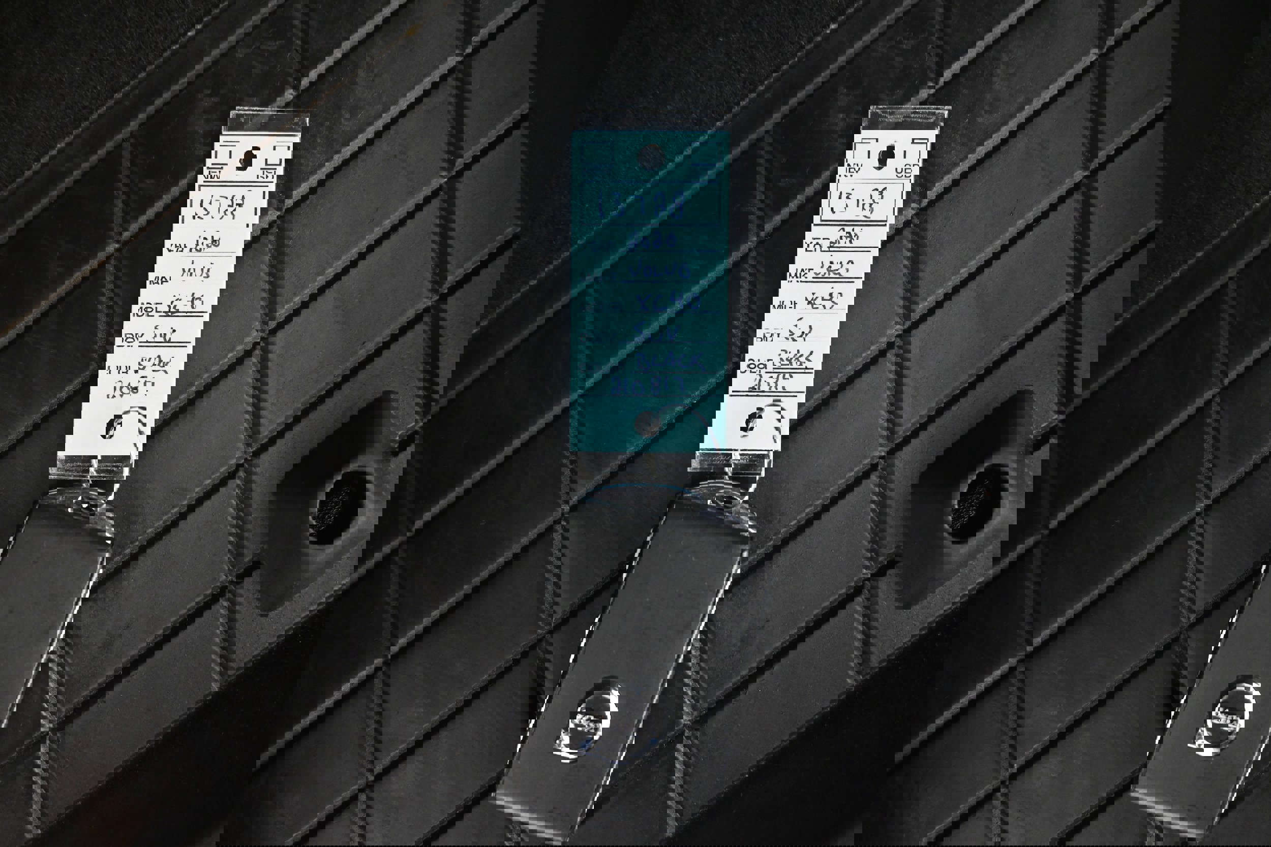 Used 2020 Volvo XC40 T5 R-Design image 39