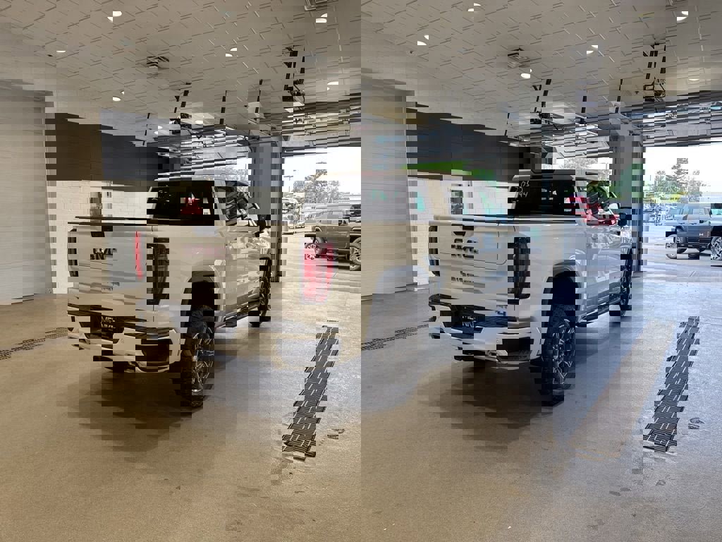 New 2026 GMC Sierra 1500 AT4 w/ AT4 Premium Package image 6
