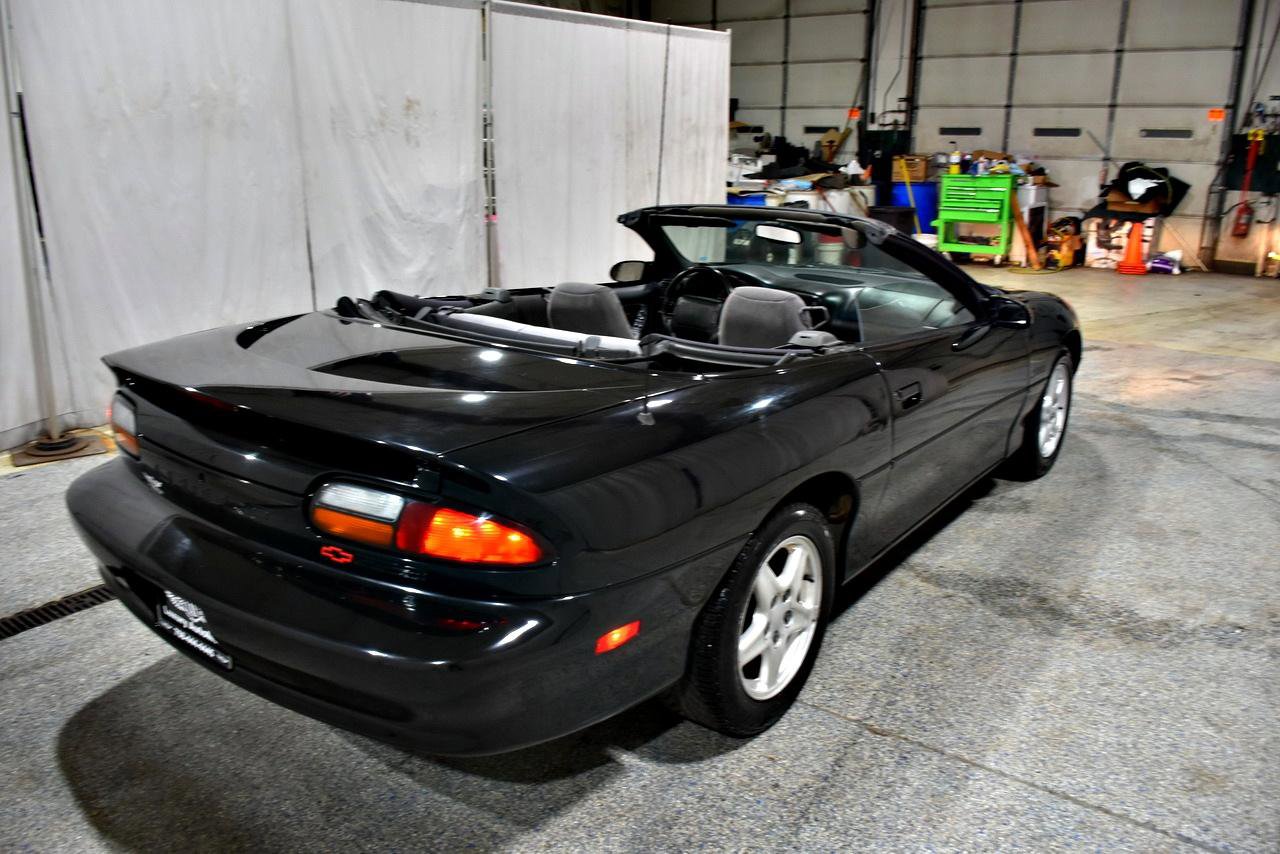 Used 1998 Chevrolet Camaro Z28 RWD image 37