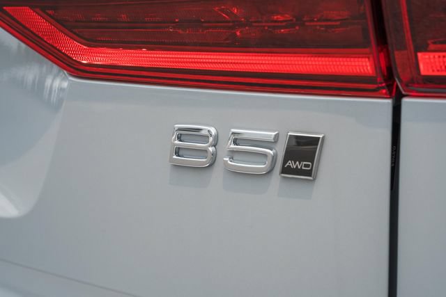 New 2026 Volvo XC60 B5 Plus w/ Protection Package Premier AWD/4WD image 9