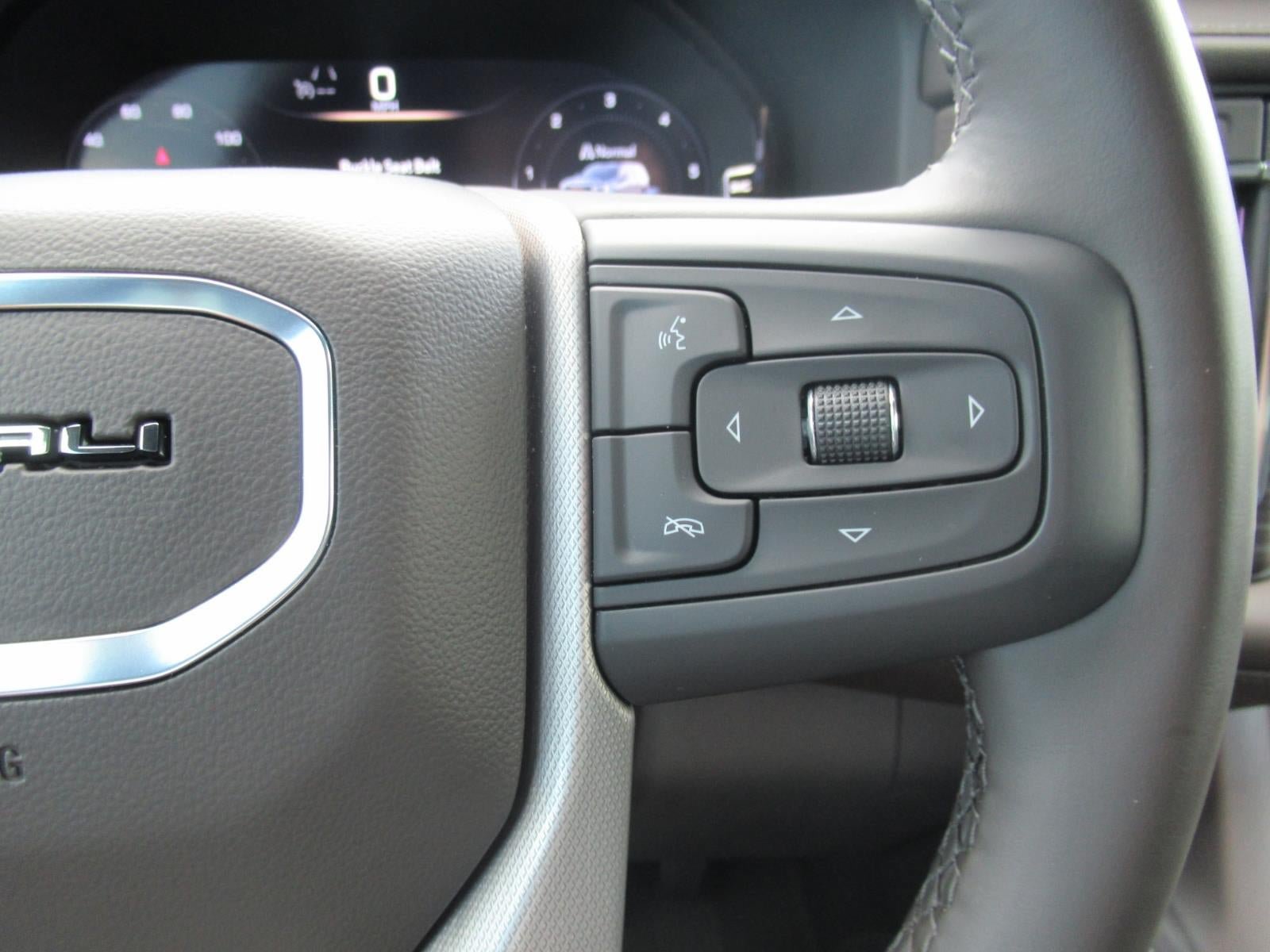 Used 2024 GMC Yukon XL Denali RWD image 25