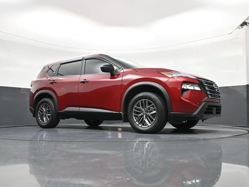 Used 2025 Nissan Rogue S FWD image 19