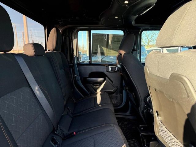 Certified 2024 Jeep Gladiator Mojave image 10
