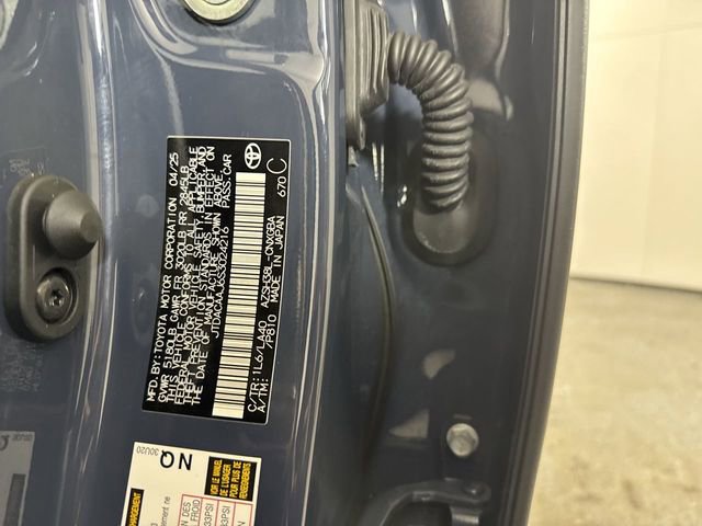 Used 2025 Toyota Crown Signia w/ Advanced Technology Package image 37