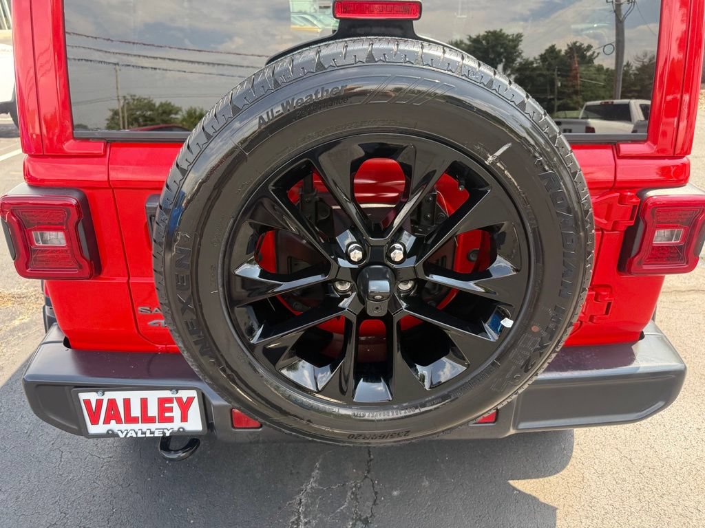 Used 2025 Jeep Wrangler Unlimited Sahara AWD/4WD image 44