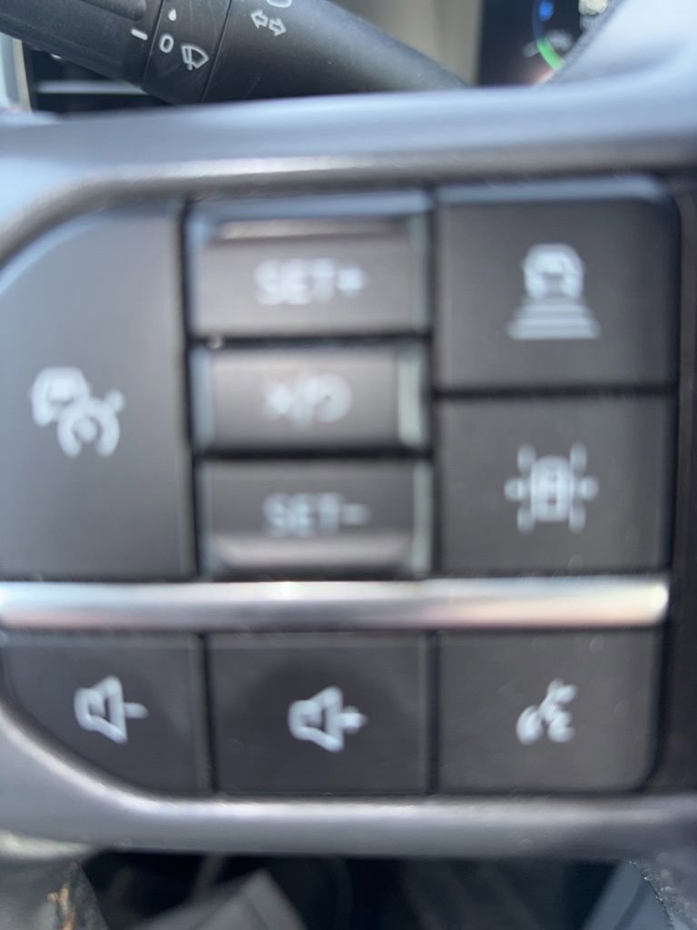 Used 2023 Ford F150 Lightning Lariat image 19