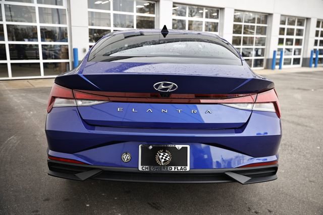 Used 2023 Hyundai Elantra SEL w/ Convenience Package image 9