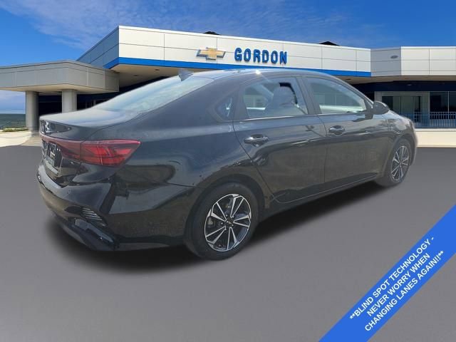 Used 2023 Kia Forte LXS w/ LXS Technology Package image 6