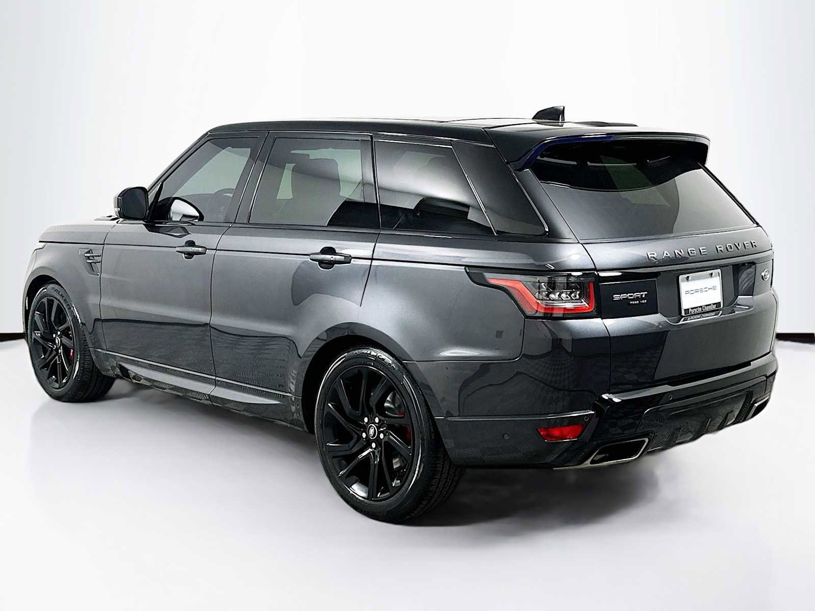 Used 2020 Land Rover Range Rover Sport HSE Dynamic image 3