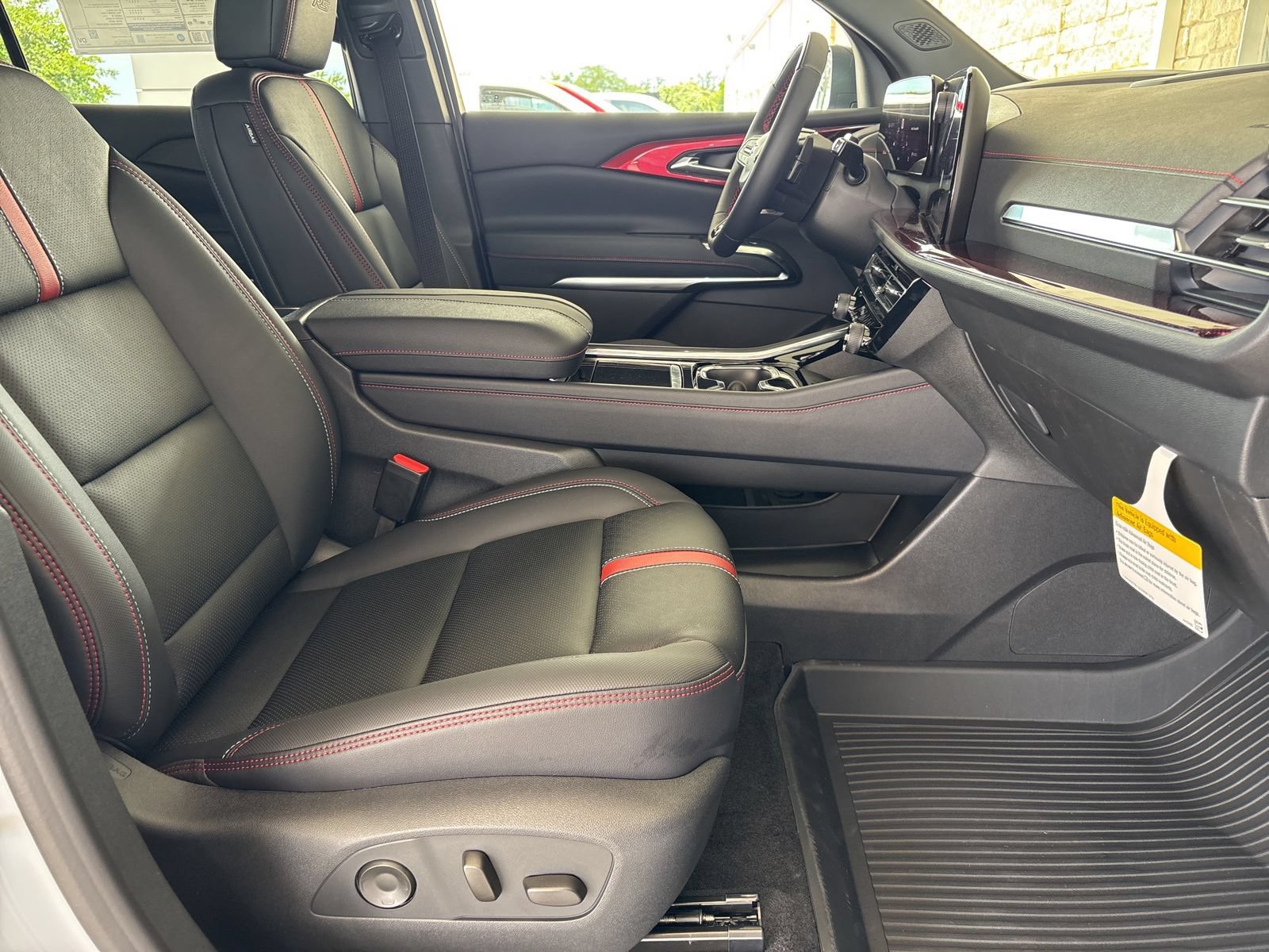 New 2026 Chevrolet Traverse RS w/ LPO, Floor Liner Package FWD image 25