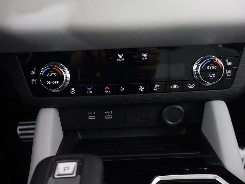 New 2025 Mitsubishi Outlander SEL image 50