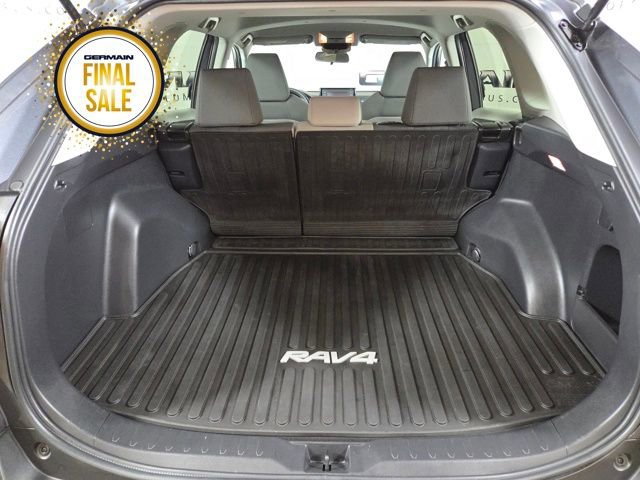 Used 2021 Toyota RAV4 XLE image 20