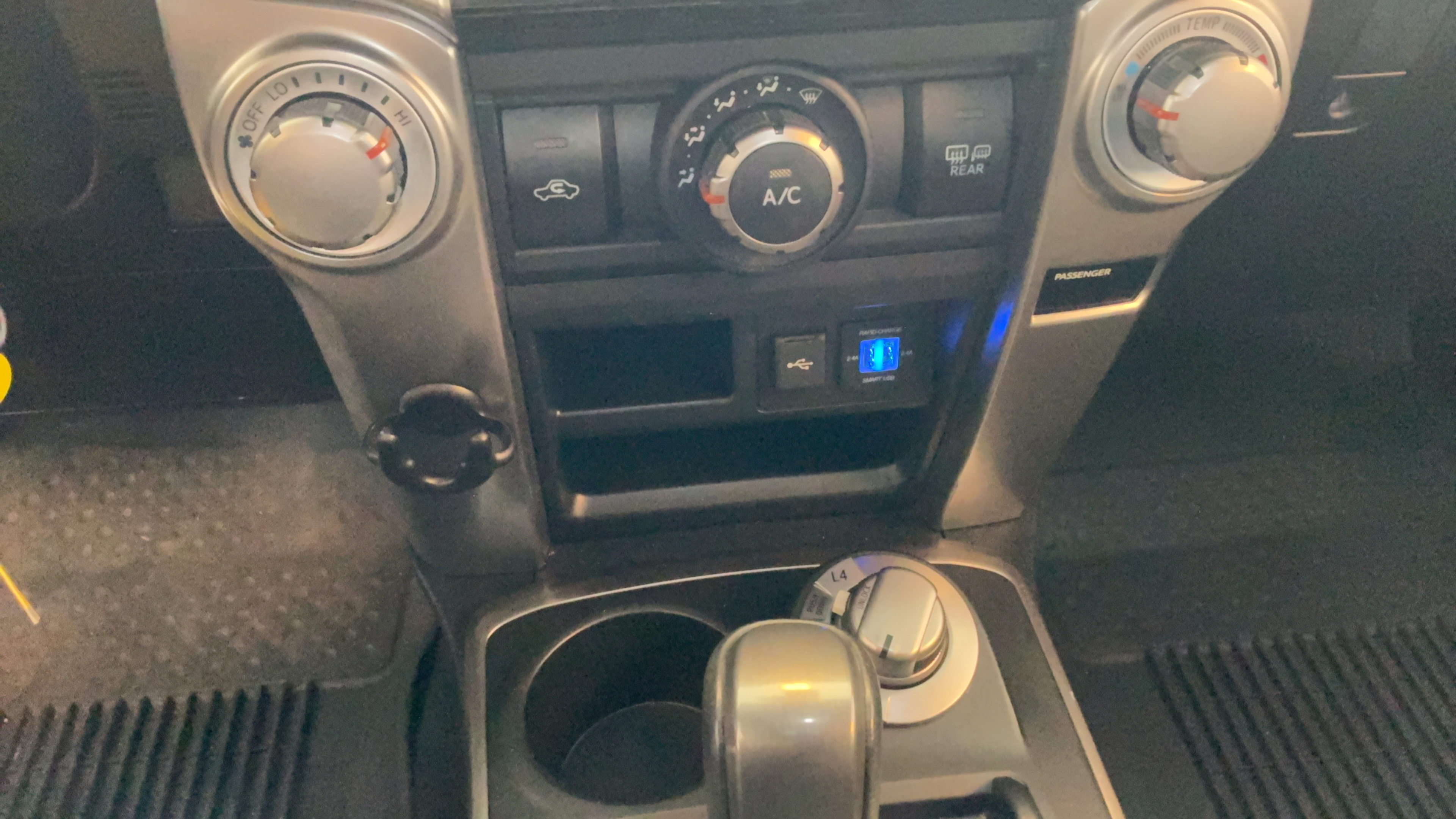 Used 2020 Toyota 4Runner SR5 AWD/4WD image 16
