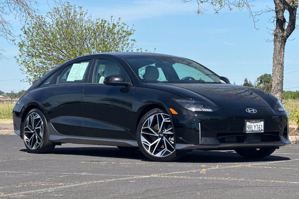Used 2023 Hyundai Ioniq 6 SEL image 2