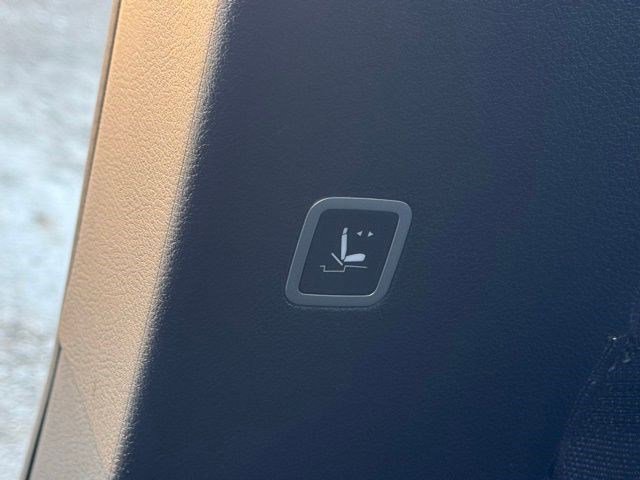 New 2026 Chrysler Pacifica Select image 26