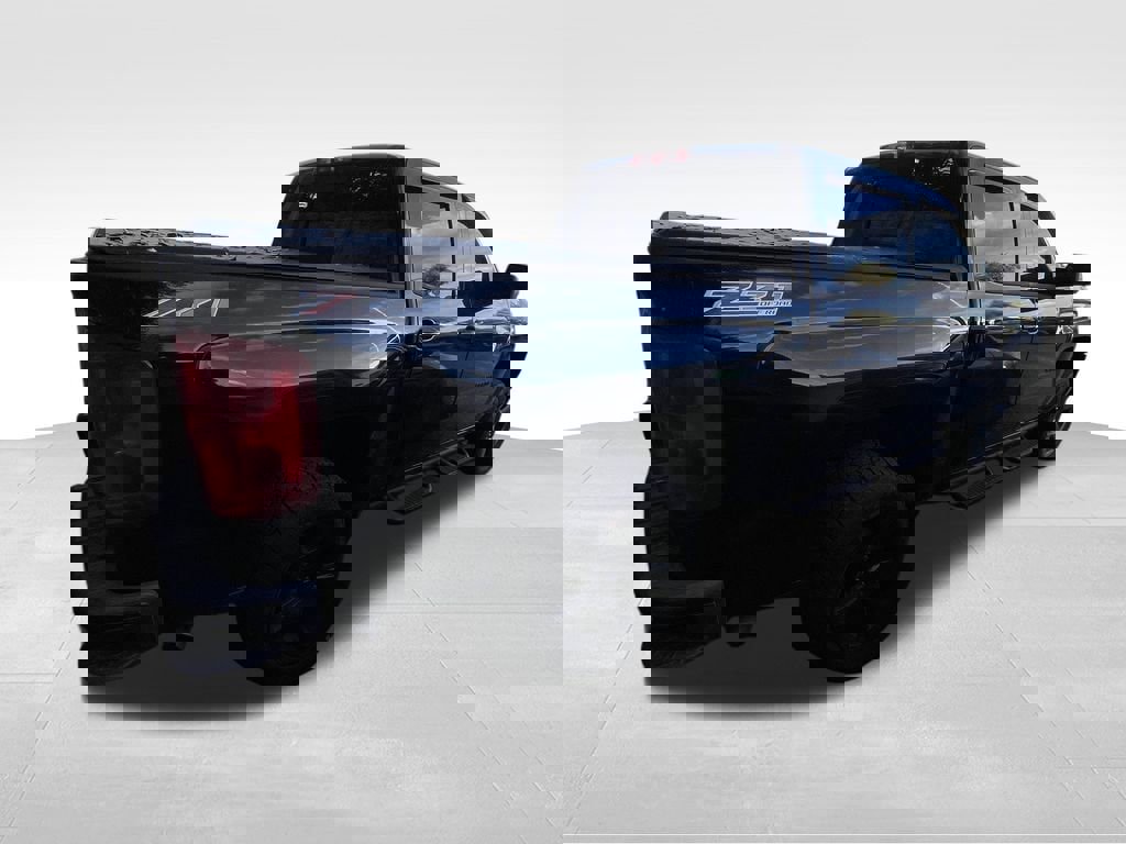 Used 2017 Chevrolet Silverado 1500 LTZ Z71 w/ Redline Edition image 3