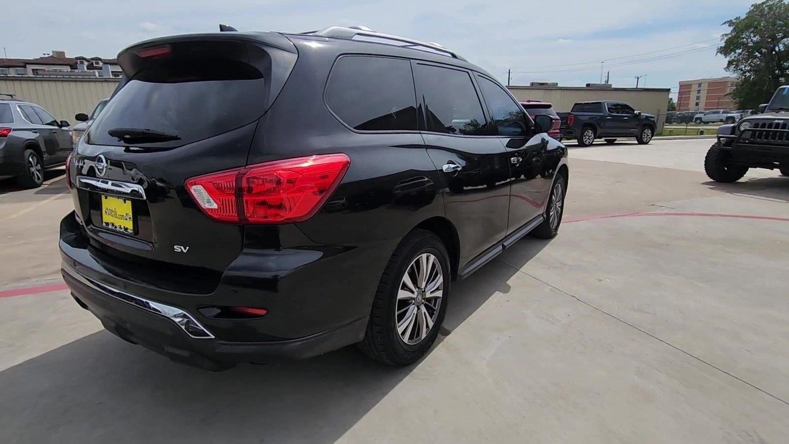 Used 2019 Nissan Pathfinder SV FWD image 8