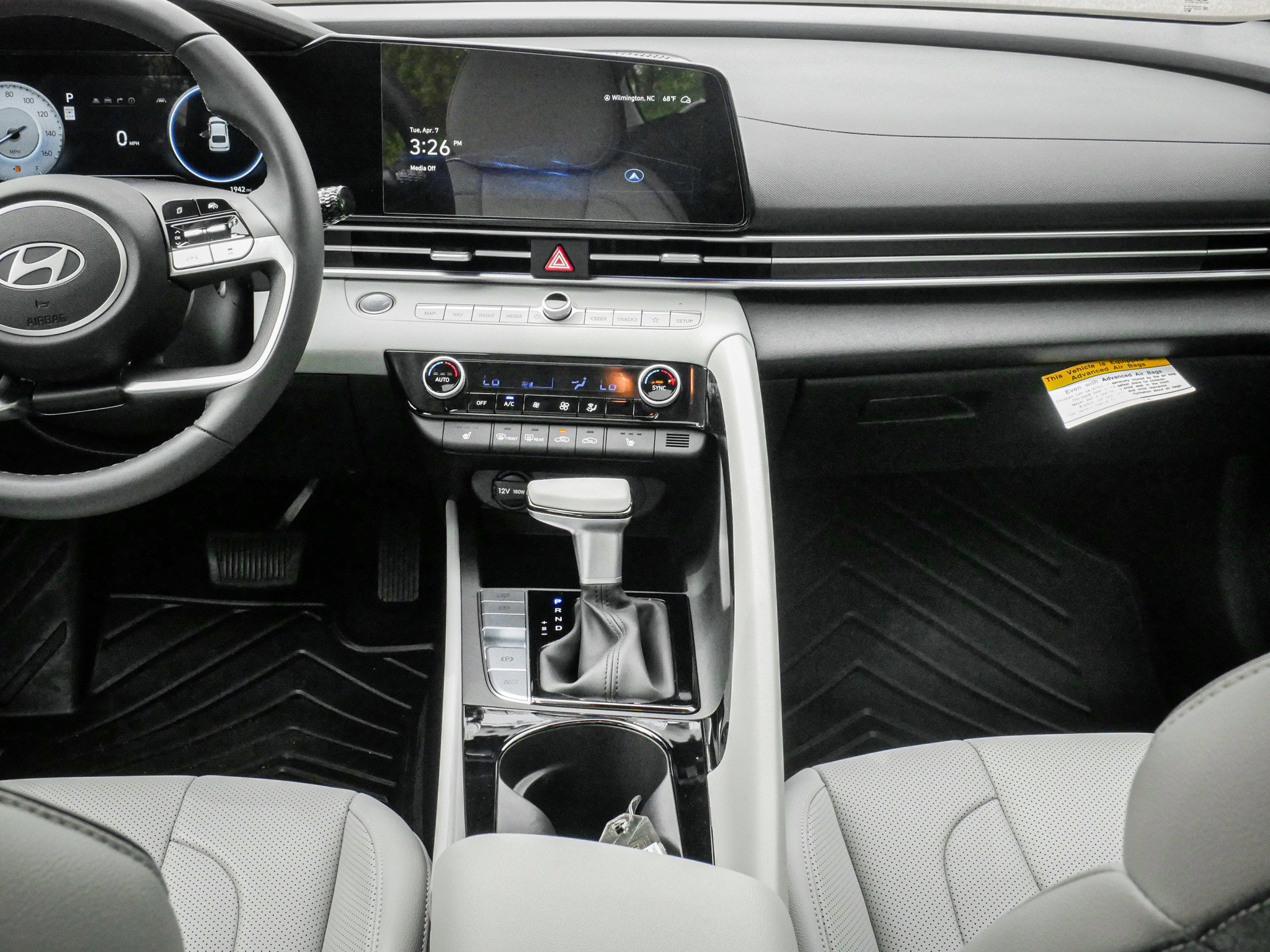 Used 2025 Hyundai Elantra Limited image 30