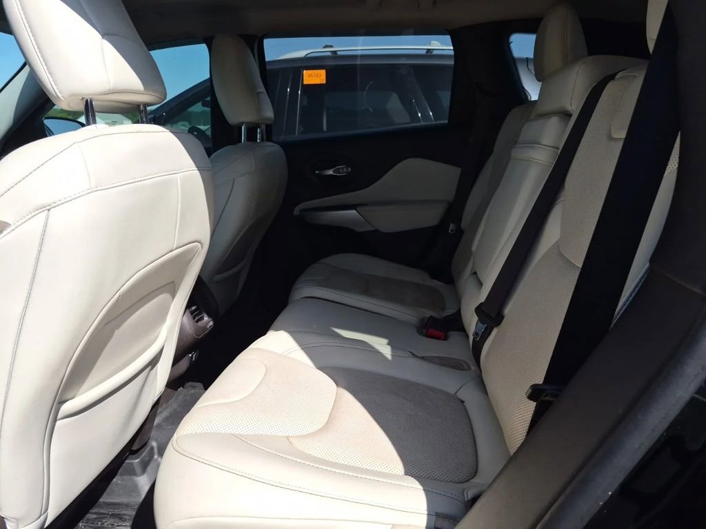 Used 2018 Jeep Cherokee Overland w/ Heavy Duty Protection Group AWD/4WD image 10