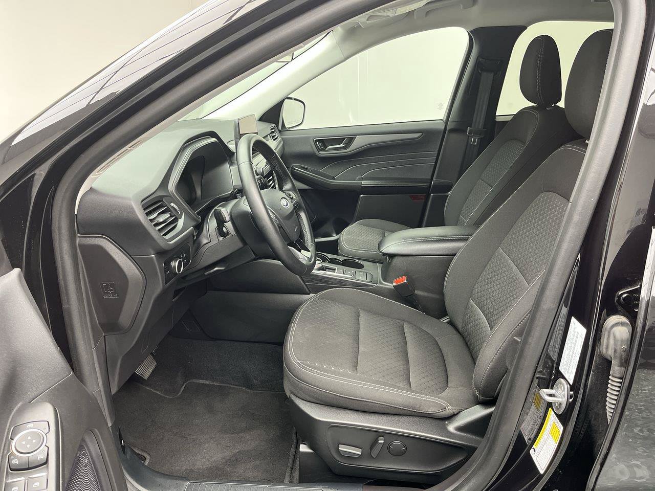 Certified 2023 Ford Escape Active FWD image 3