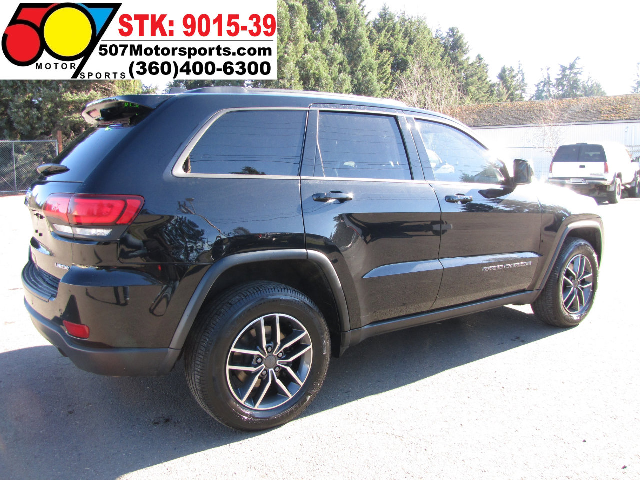Used 2020 Jeep Grand Cherokee Laredo image 7