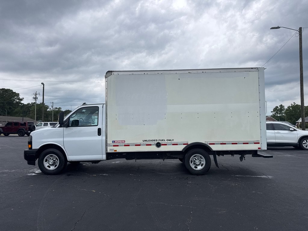 Used 2021 Chevrolet Express 3500 w/ Power Convenience Package RWD image 2