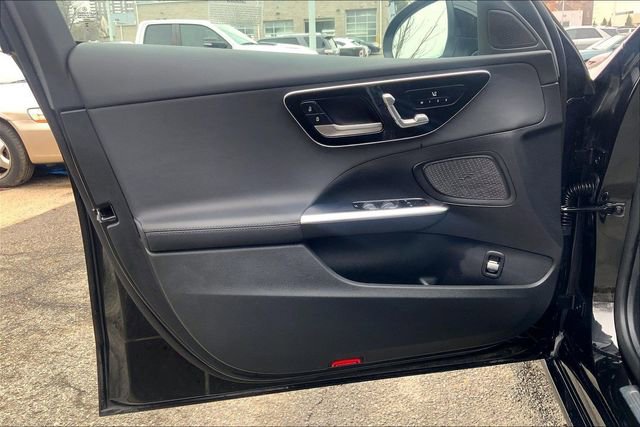 Used 2025 Mercedes-Benz C 300 4MATIC Sedan image 18