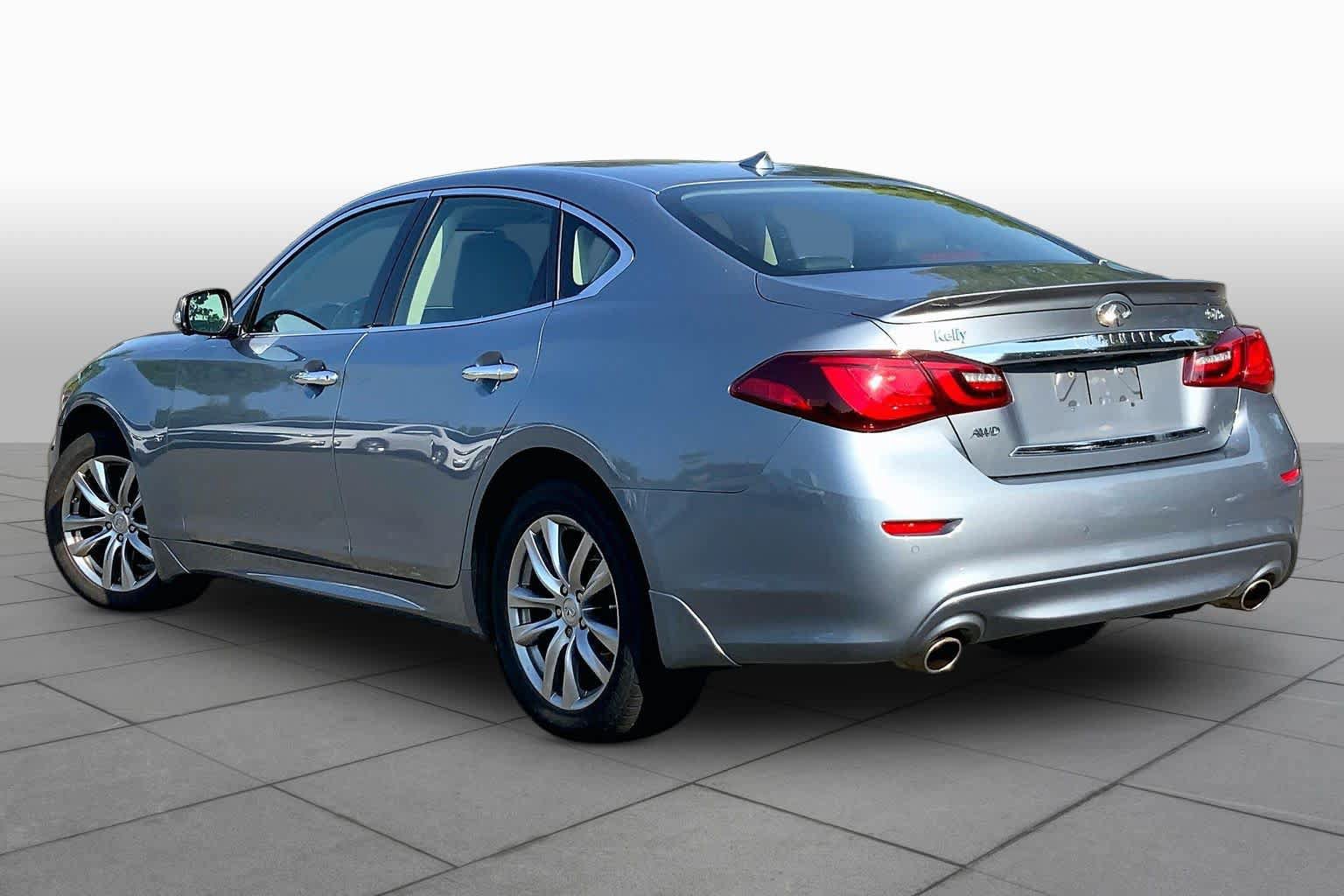 Used 2016 INFINITI Q70 3.7 AWD/4WD image 12