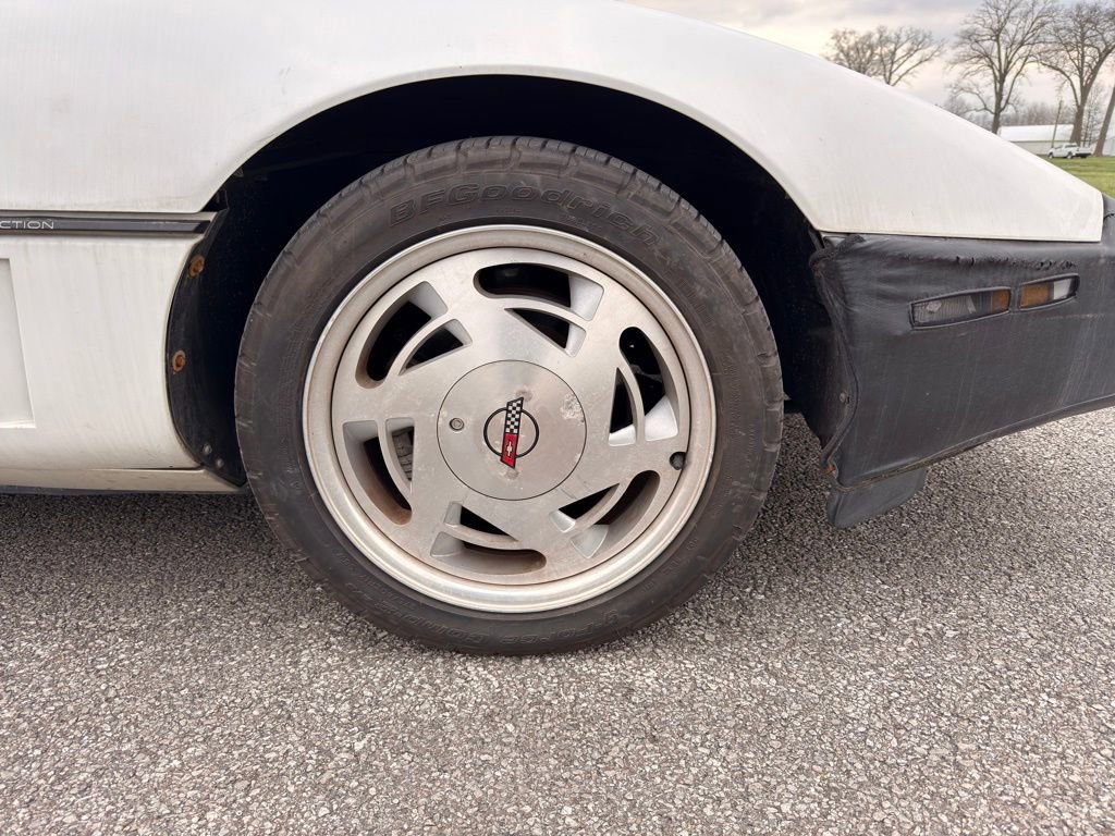 Used 1989 Chevrolet Corvette Coupe image 16