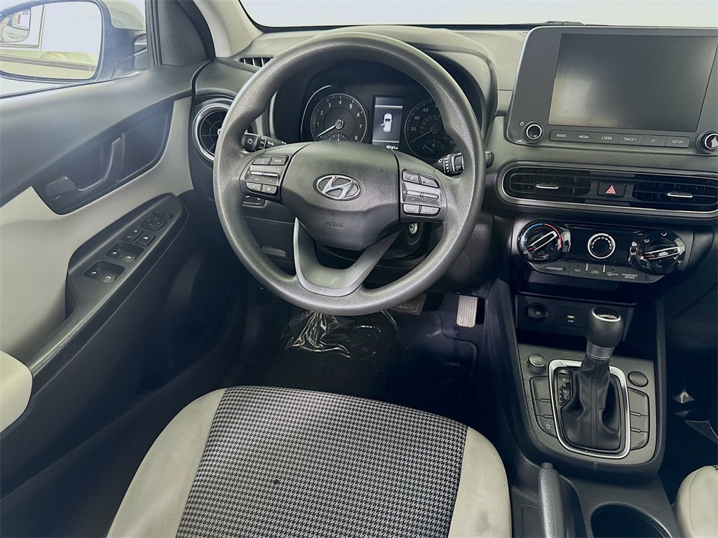 Used 2022 Hyundai Kona SE image 17