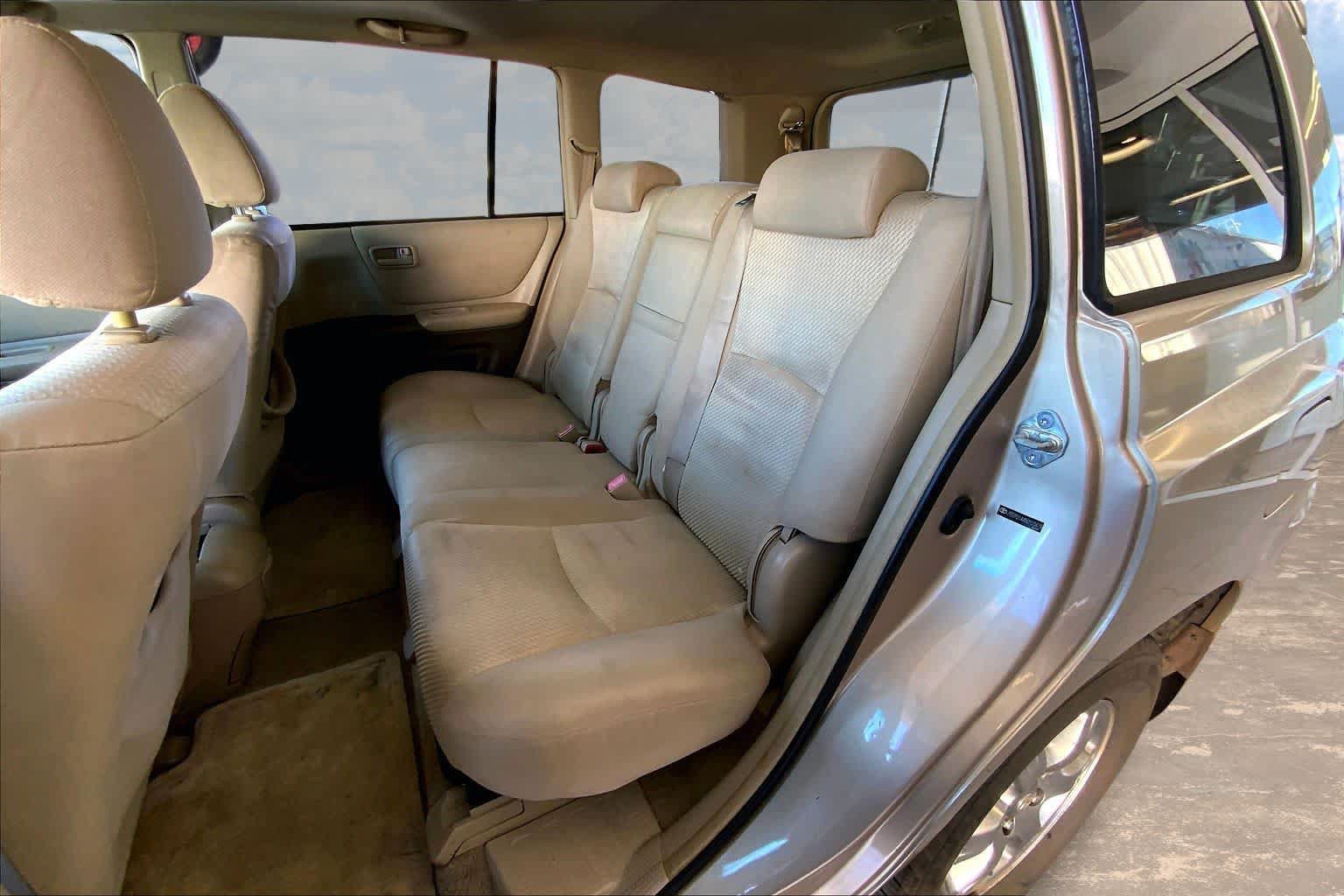 Used 2005 Toyota Highlander 4WD V6 w/ 3rd Row image 29