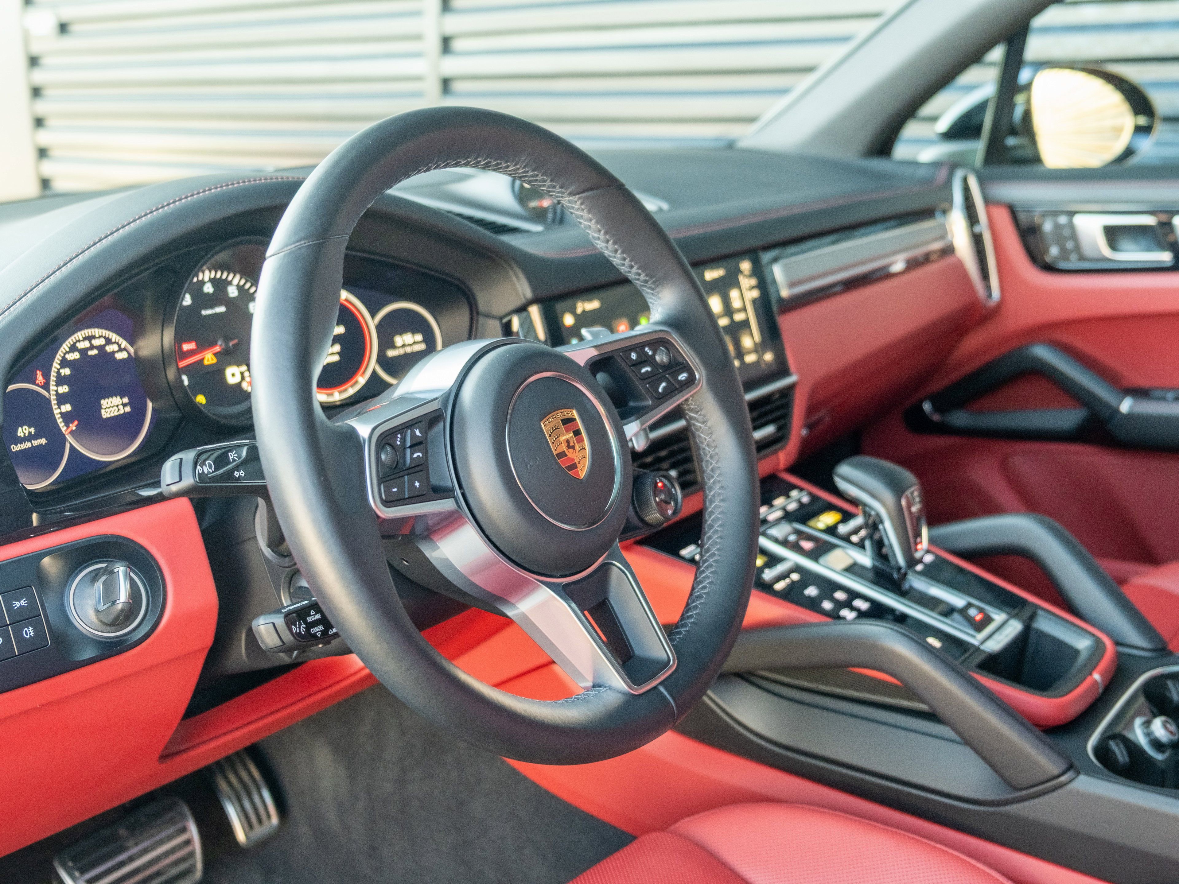 Certified 2022 Porsche Cayenne S Platinum image 4