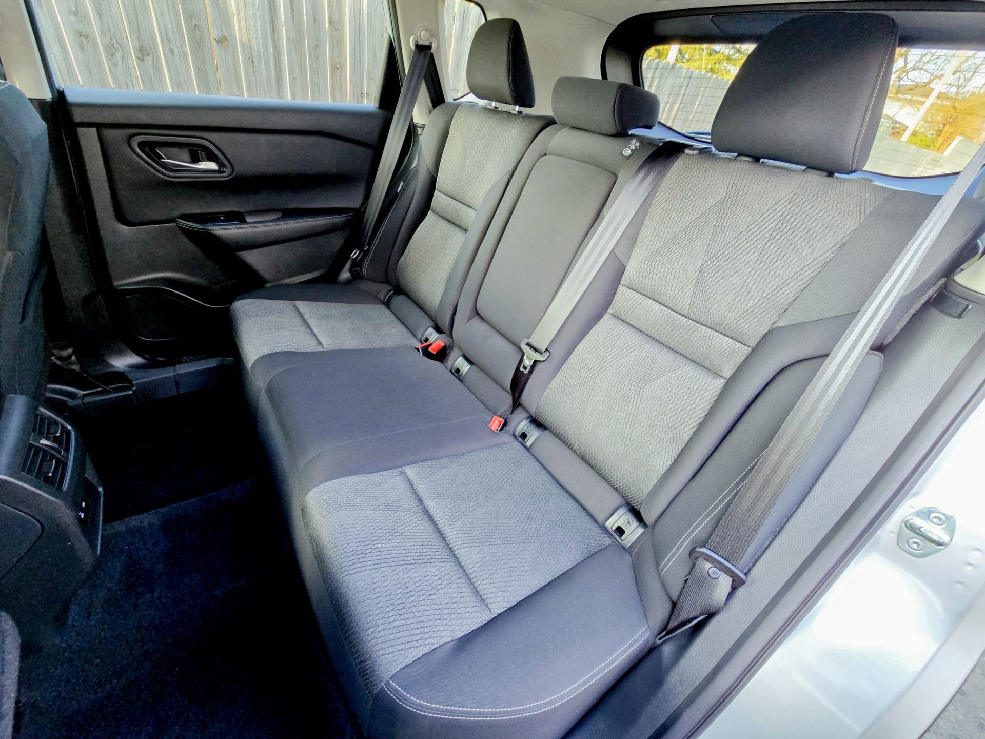 Used 2024 Nissan Rogue SV image 31