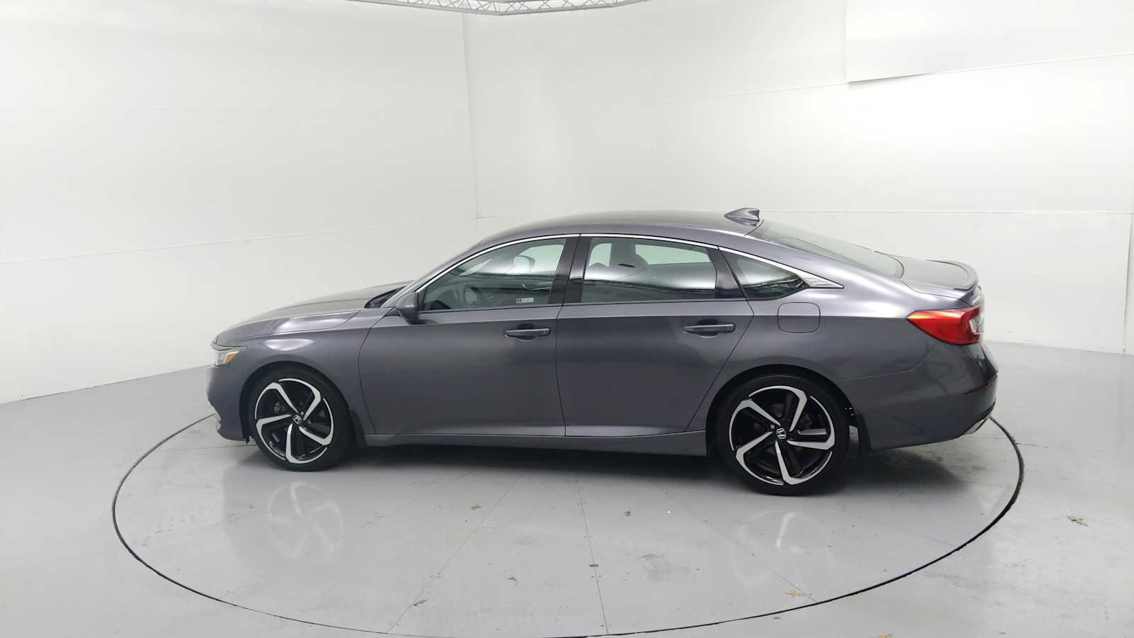 Used 2019 Honda Accord Sport image 6