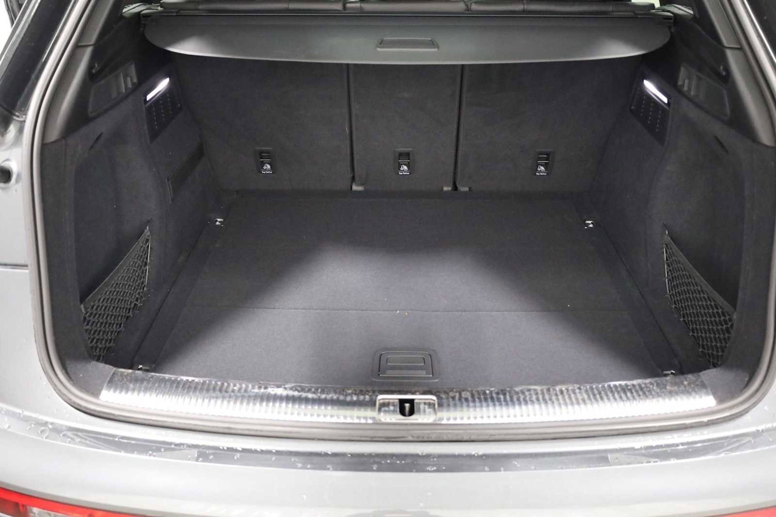 Used 2023 Audi SQ5 Premium Plus w/ Premium Plus Package image 39