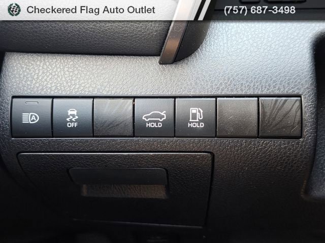 Used 2019 Toyota Camry SE image 25