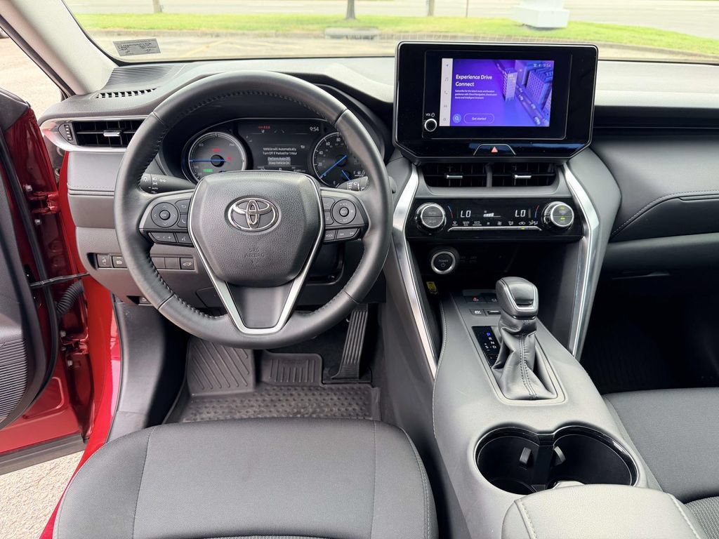 Certified 2024 Toyota Venza LE AWD/4WD image 2