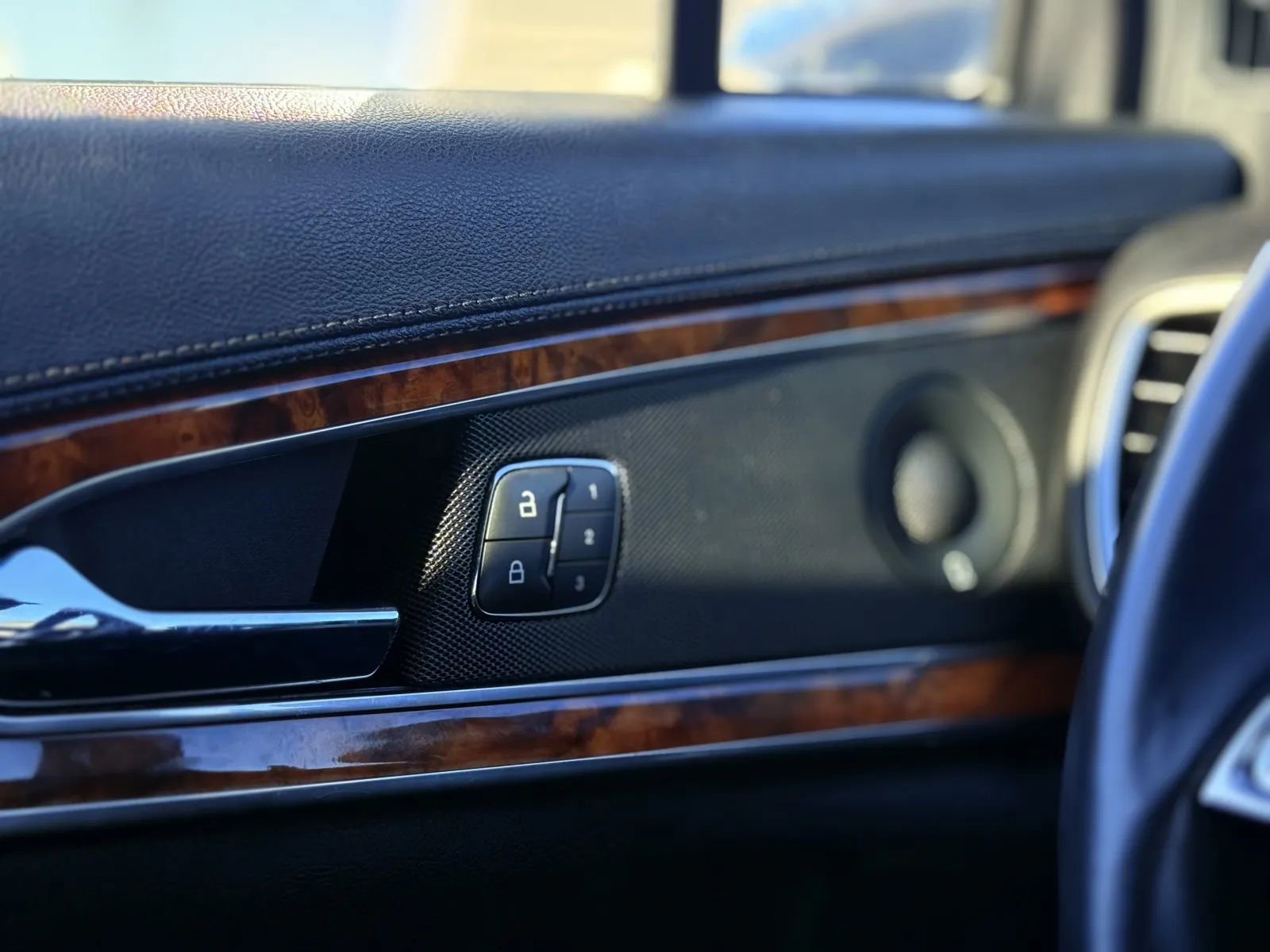 Used 2019 Lincoln Nautilus Reserve image 24