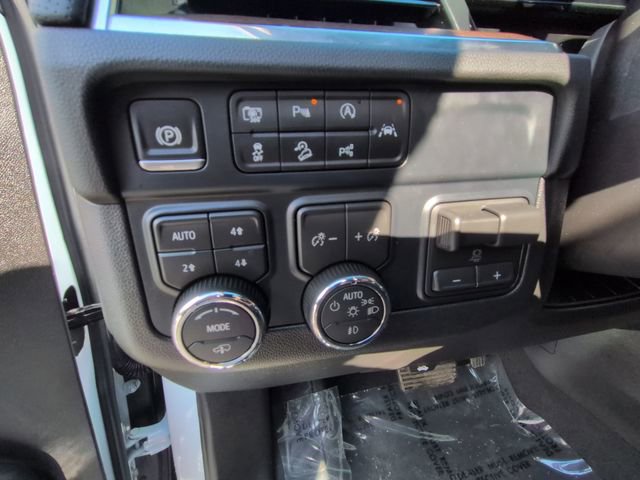 Used 2026 Chevrolet Tahoe High Country image 36