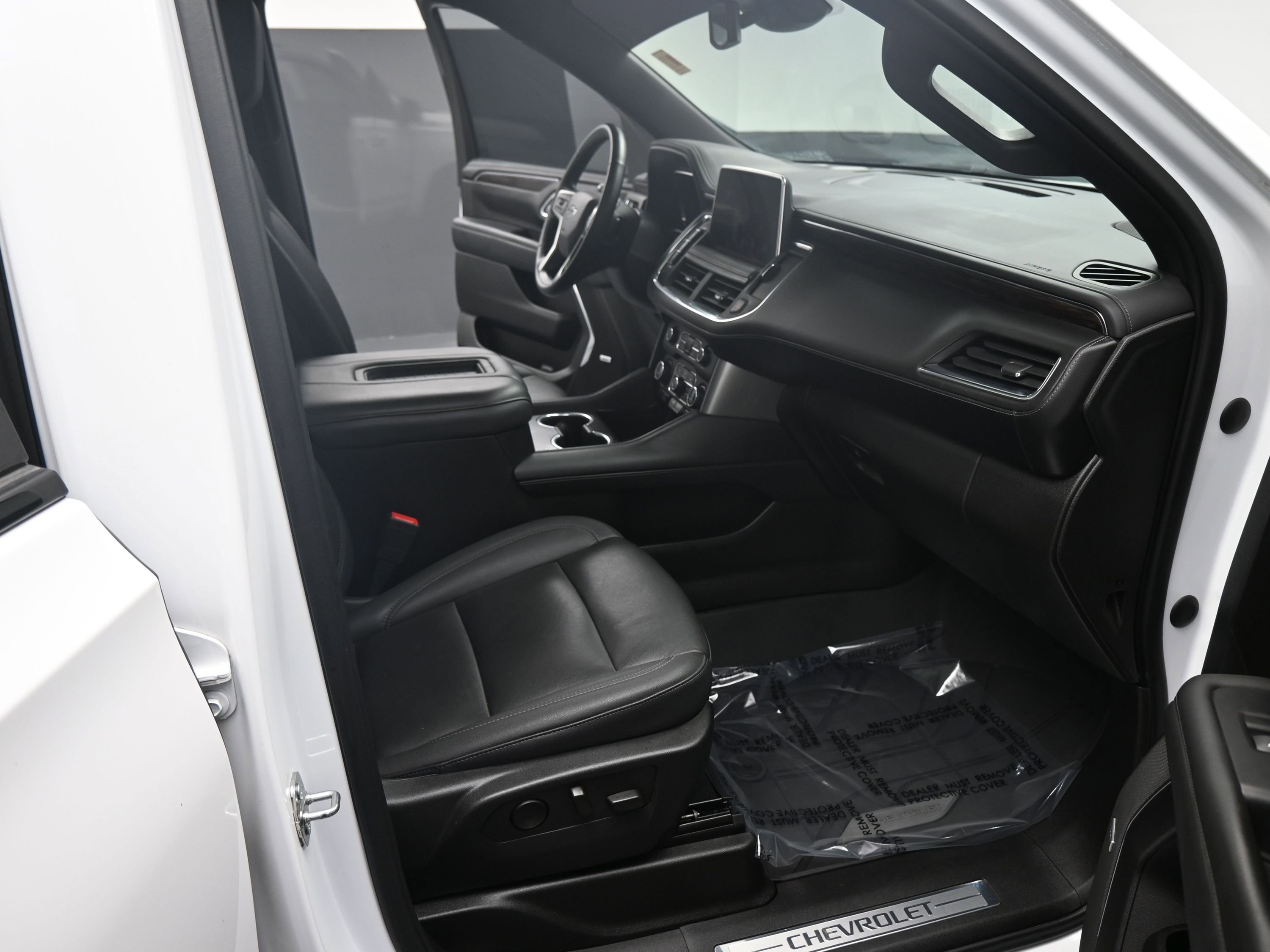 Used 2023 Chevrolet Tahoe Z71 w/ Z71 Off-Road Package AWD/4WD image 19