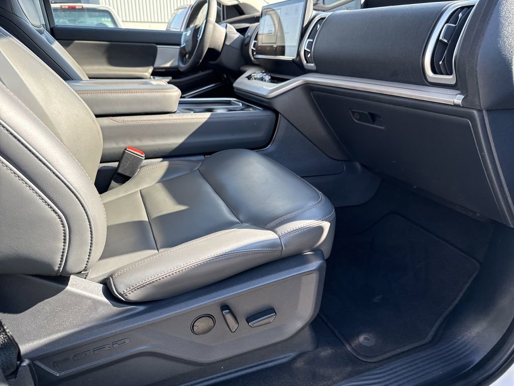 Used 2025 Ford Expedition Max Active image 13