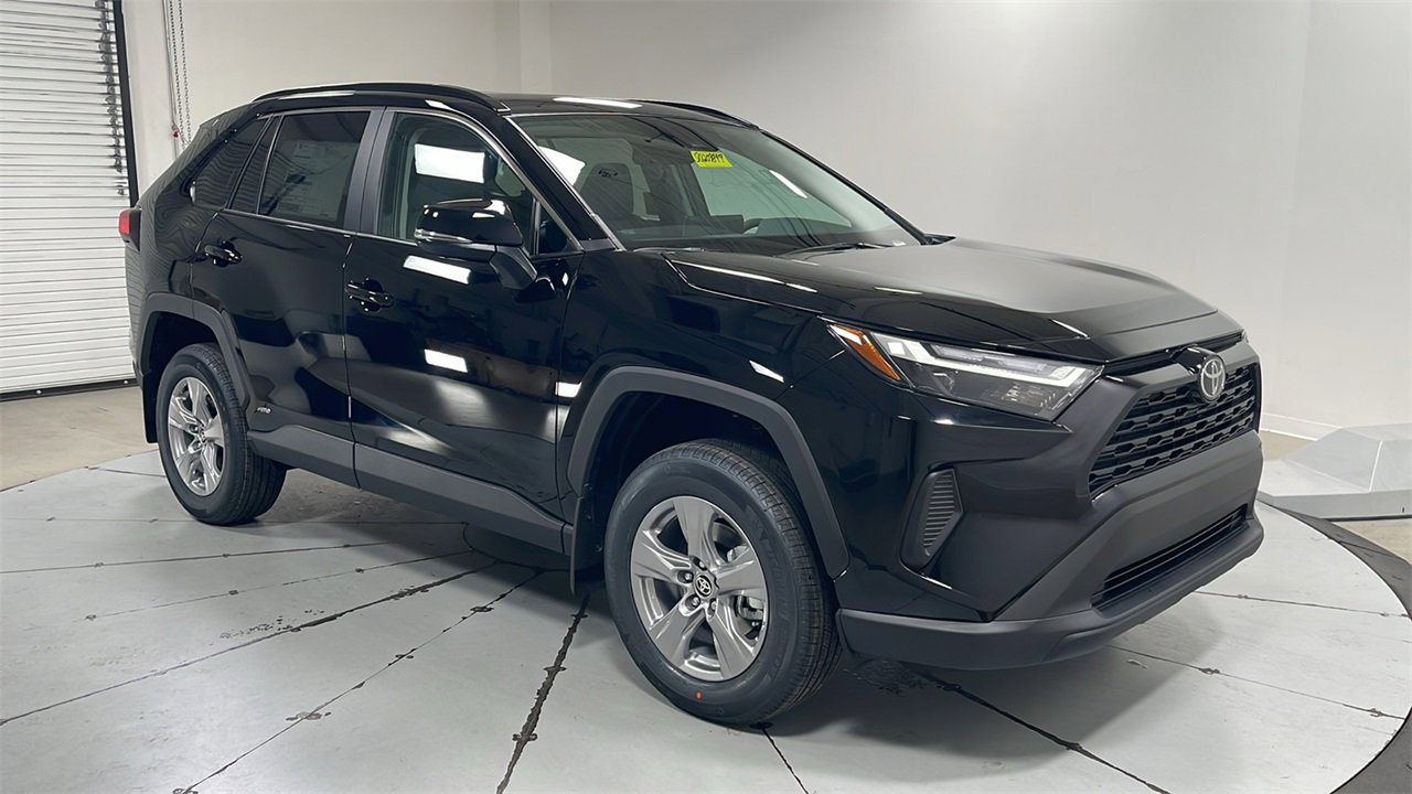 New 2025 Toyota RAV4 XLE image 3
