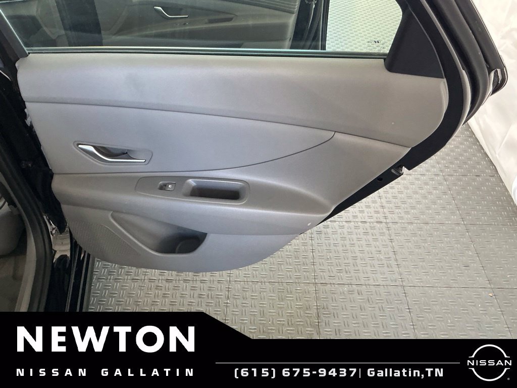Used 2025 Hyundai Elantra Sport FWD image 31