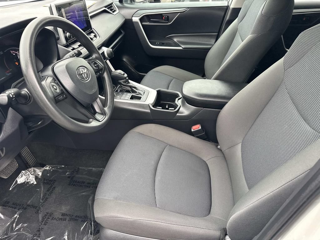 Used 2024 Toyota RAV4 LE AWD/4WD image 16