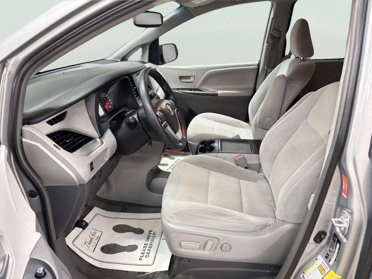 Used 2015 Toyota Sienna LE FWD image 15